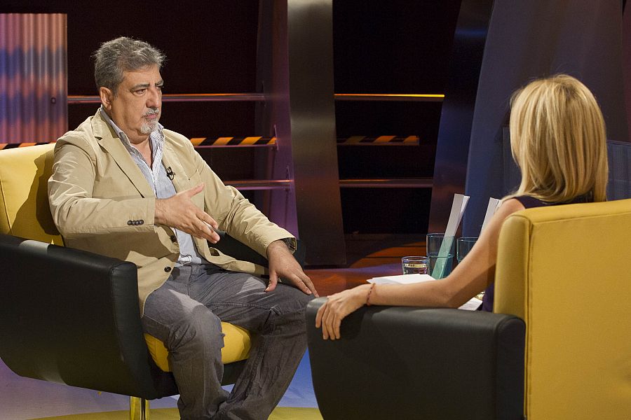 Cayetana Guillén Cuervo habla con nuestro invitado de este montaje y repasa con él su vida y sus trabajos anteriores.