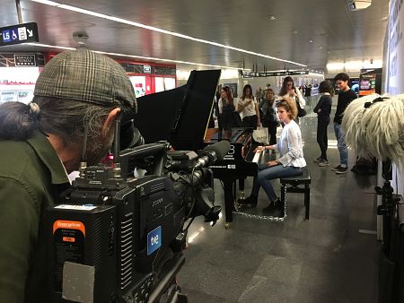 Una de les filles del 92 en ple rodatge