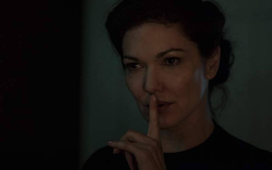 Laura Harring en una escena de la película