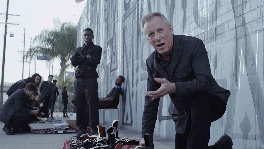 Situaciones futuristas para examinar el impacto de los úiltimos hitos tecnológicos, en 'Panoramas futuros', con James Woods