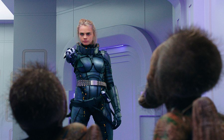 Cara Delevigne en acción