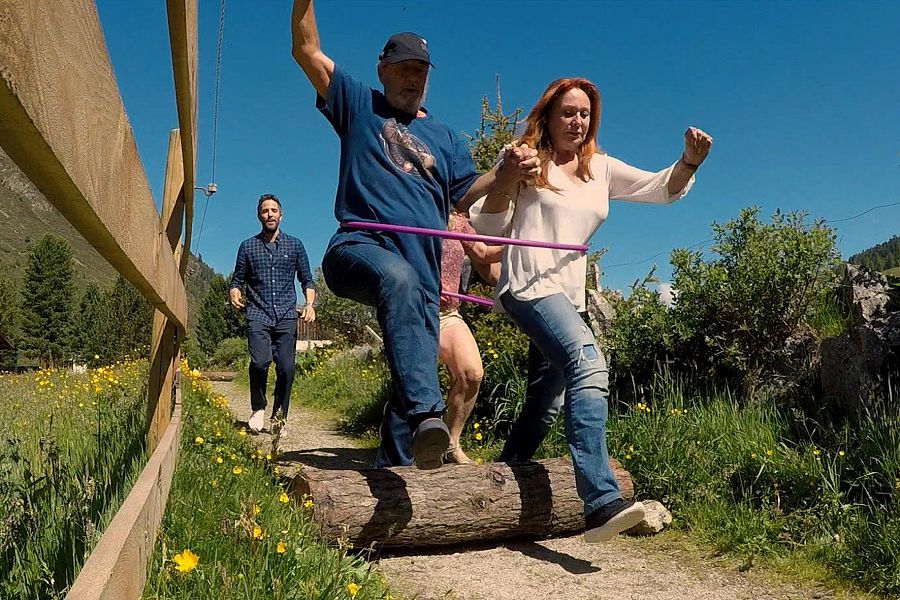 Los participantes del programa también competirán en una divertida carrera de obstáculos