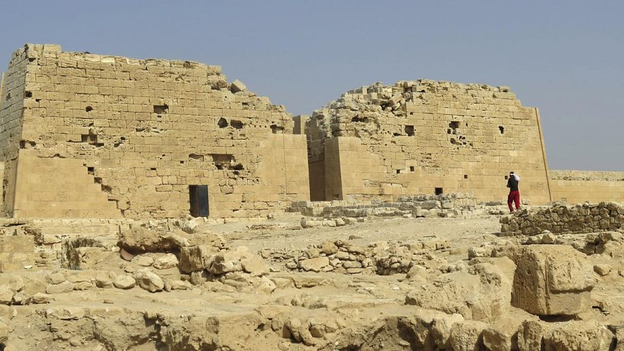 Vista del templo dedicado a la diosa Isis en la ciudad ptolemaica de Taposiris Magna, en Burg al Arab, provincia de Alejandría.