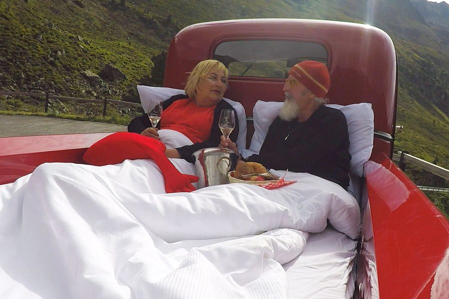 Genís y Pilar tendrán una cita muy especial a bordo de una pick up