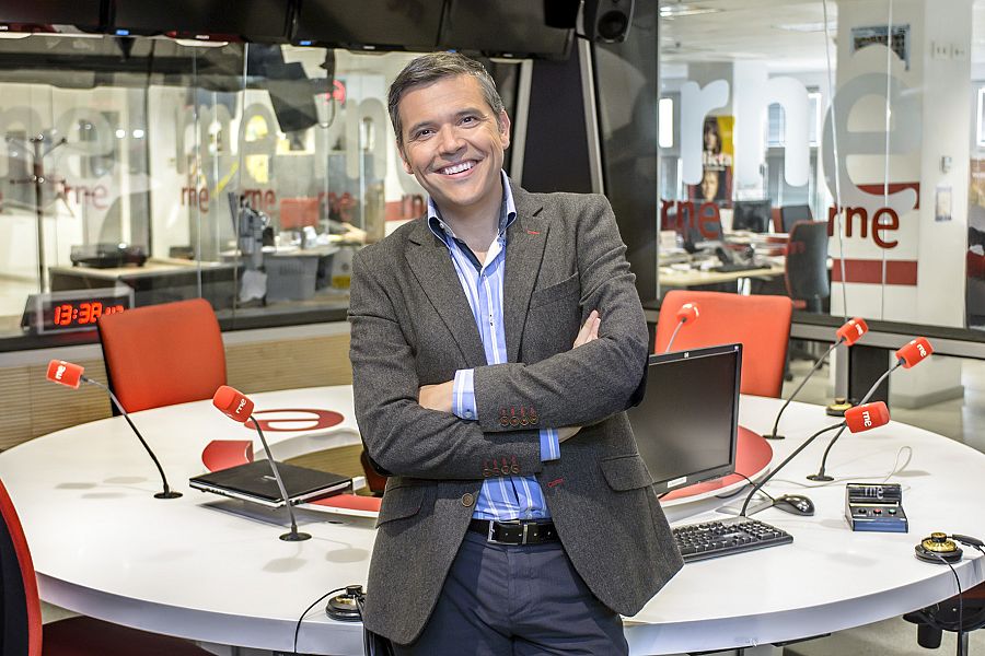 Alfredo Menéndez regresa a 'Las mañanas de RNE' en su quinta temporada