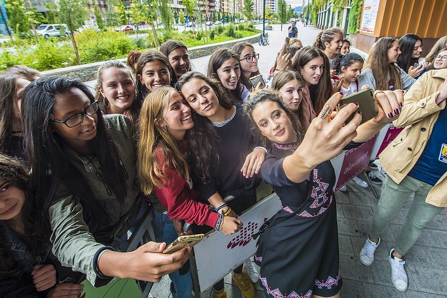 María Pedraza fue recibida entre gritosy aplausos por el público