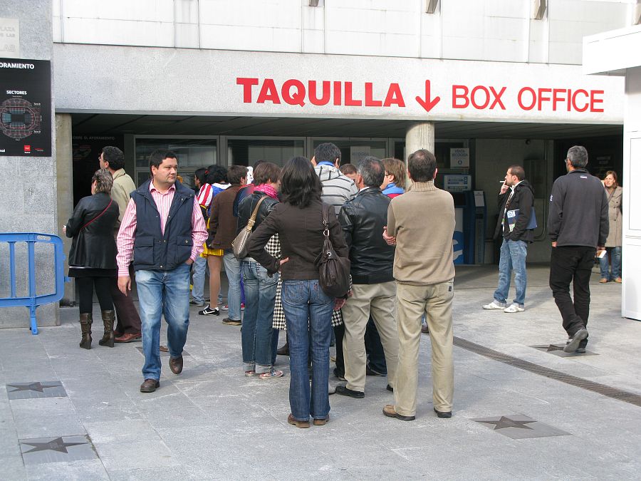 Estos aficionados del Tau vienen a por todas.