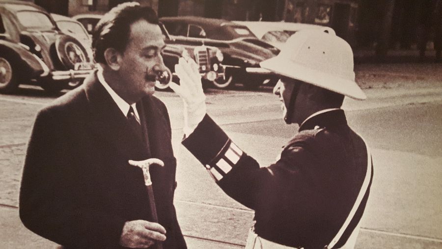 Dalí era, i encara darrerament també és, un popular focus d'atenció mediàtica