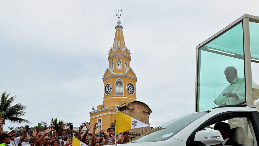 El papa Francisco recorre las calles de Cartagena, Colombia