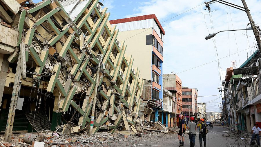 Estado de una ciudad tras un terremoto