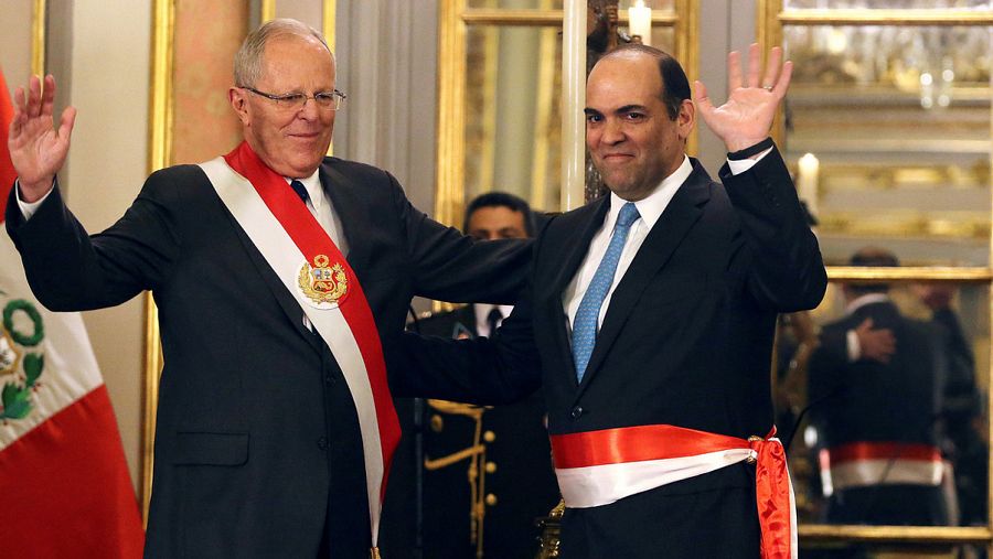 El presidente de Perú, Pedro Pablo Kuczynski (izquierda) y Fernando Zavala