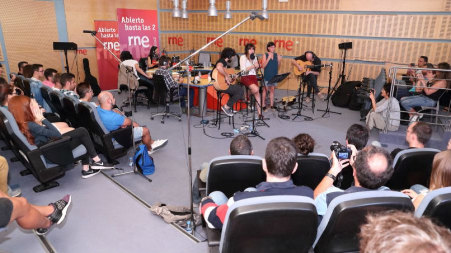 Lleno absoluto en 'Abierto hasta las 2' para escuchar 'Cuando el río suena...'