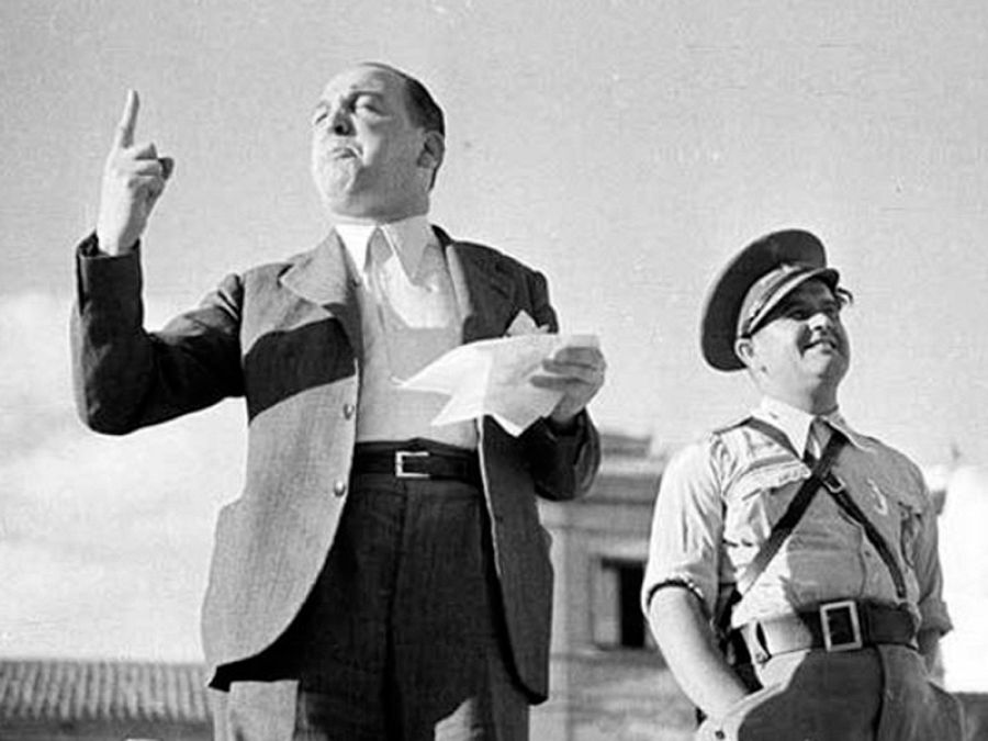 Melchor Rodríguez dando un discurso