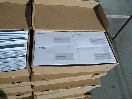 Cajas con sobres nominales para las mesas censales del referéndum incautados por la Guardia Civil 
