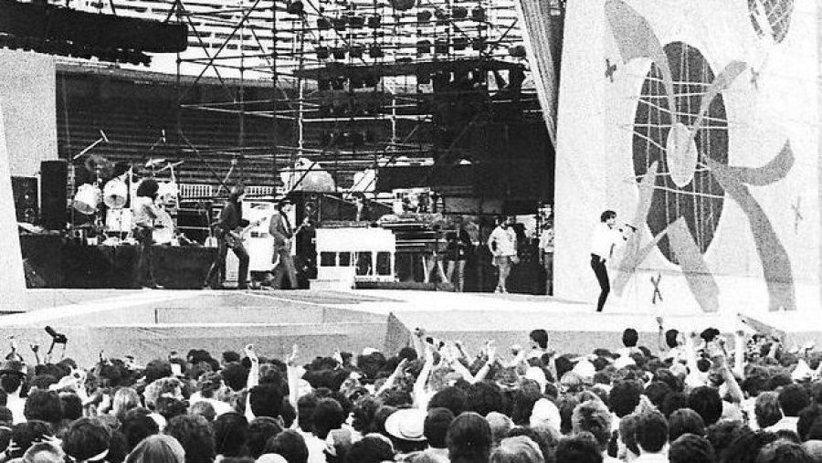 En 1976, en Barcelona, tuvo lugar el primer concierto del grupo en España