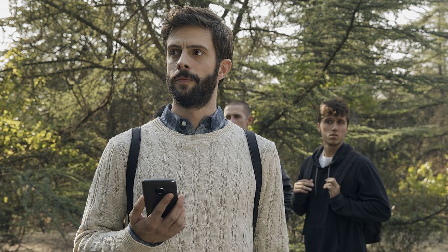 Blasco, preocupado ante la desaparición momentánea de Alba en la excursión del colegio