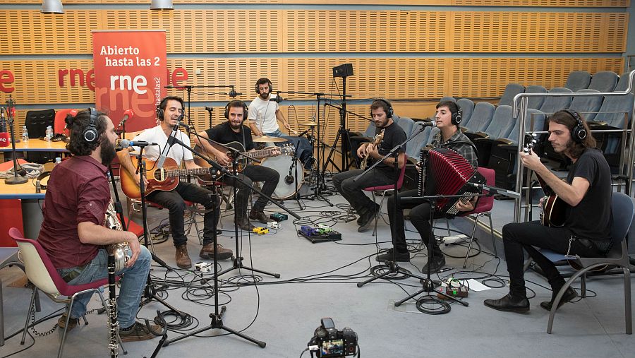 'Salvavida' suena en acústico