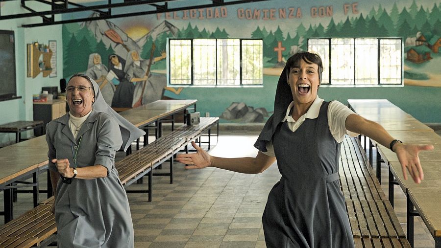 Gracia Olayo y Belén Cuesta en una secuencia de la película musical