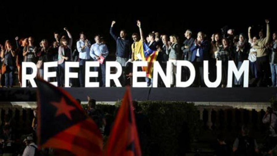Último acto de campaña de Junts pel Sí por el 1-O (REUTERS).