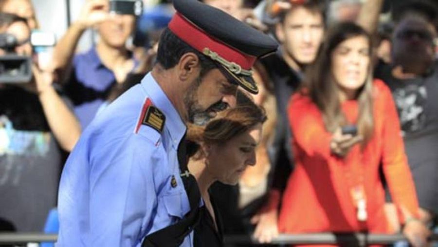El jefe de los Mossos, Josep Lluís Trapero, sale de la Audiencia Nacional.