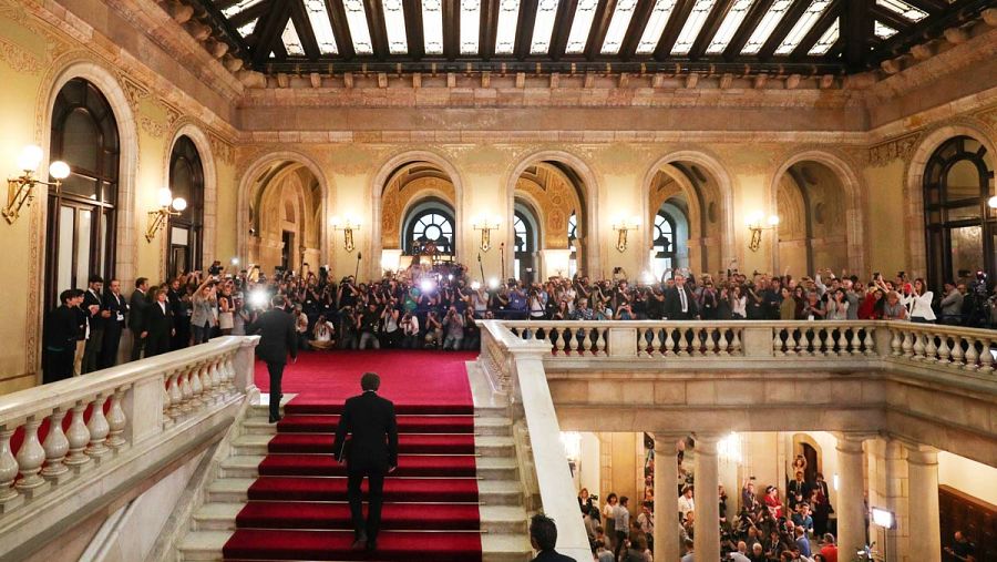 Puigdemont llega al Parlament de Cataluña.