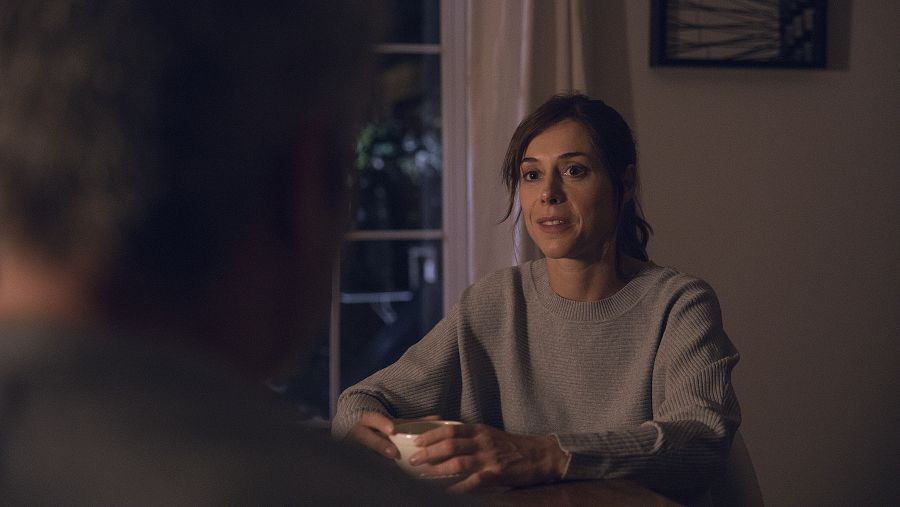 Carmen visita a Miguel para hablar sobre la desaparición de Cris