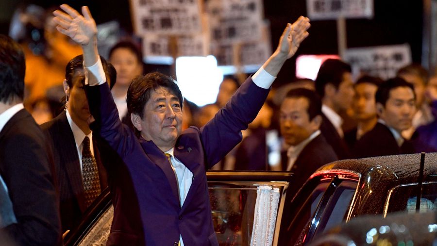 El primer ministro japonés, Shinzo Abe, durante la campaña electoral
