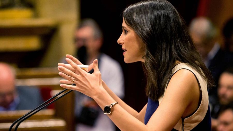 La líder de Ciudadanos en Cataluña, Ines Arrimadas, interviene en el Parlament.