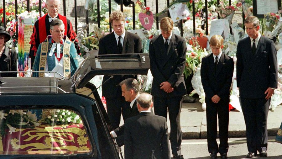 Mediático funeral el de Diana de Gales en 1997