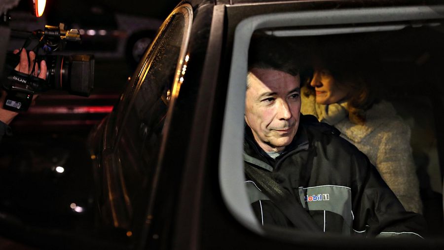 Ignacio Gonzalez, en el coche en el que se ha marchado de Soto del Real