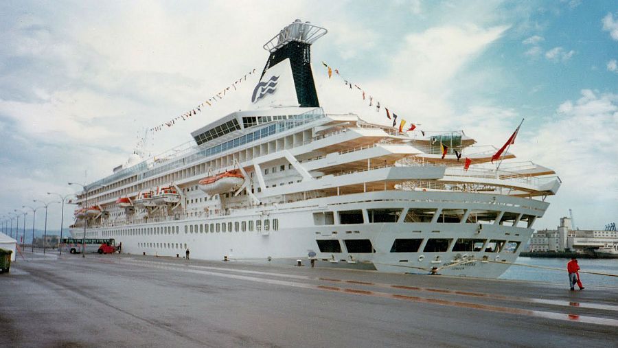Modernos transatlánticos surcan hoy los mares