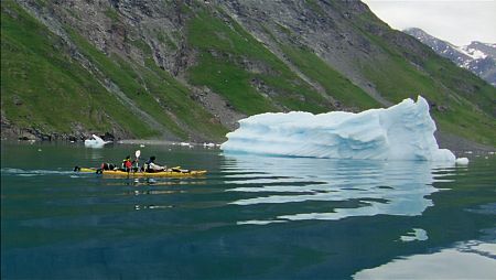 Groenlandia es un lugar único para navegar entre témpanos de hielo