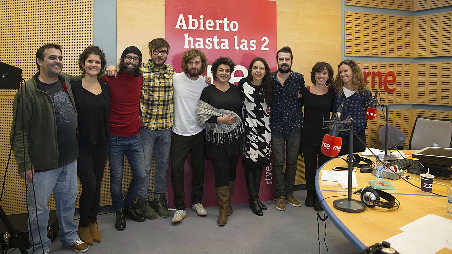 Amparo Sánchez, con Paloma Arranz y todo su equipo