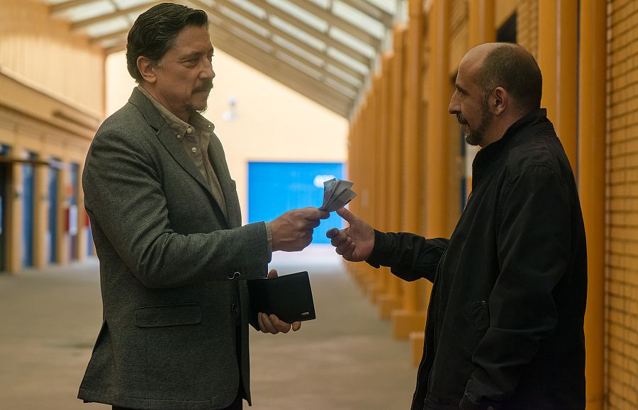 Julián metido en negocios turbios