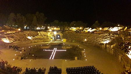  Cada verano, el anfiteatro y el teatro romanos acogen uno de los festivales de teatro clásicos más importantes del mundo