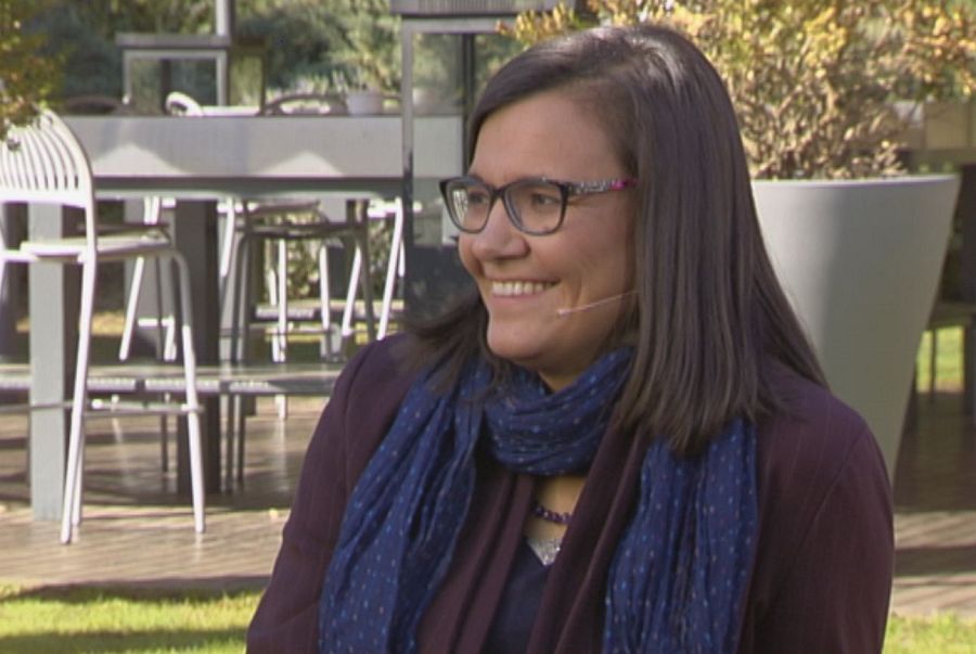 María Villarroya, Doctora en Ingeniería Electrónica y profesora del área de Arquitectura y Tecnología de Computadores en la Universidad de Zaragoza.