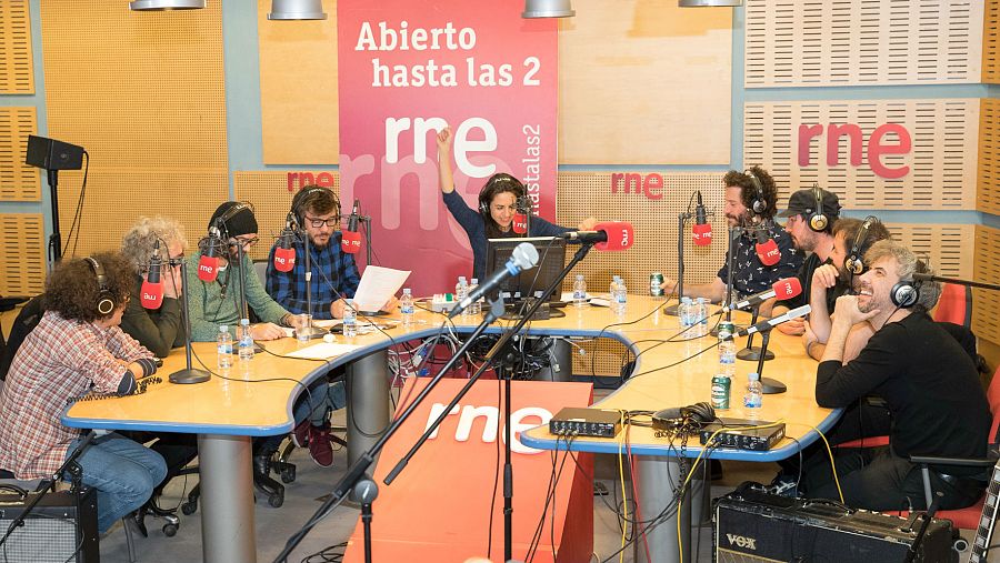 Un momento del programa, con Abraham Boba en la mesa