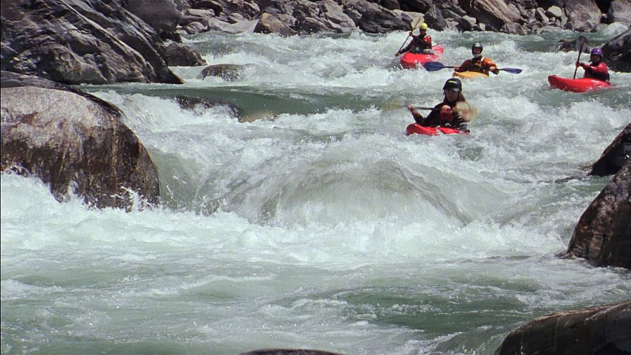 Remar a 4.200 metros el descenso del Dudh Kosi no es tarea facil