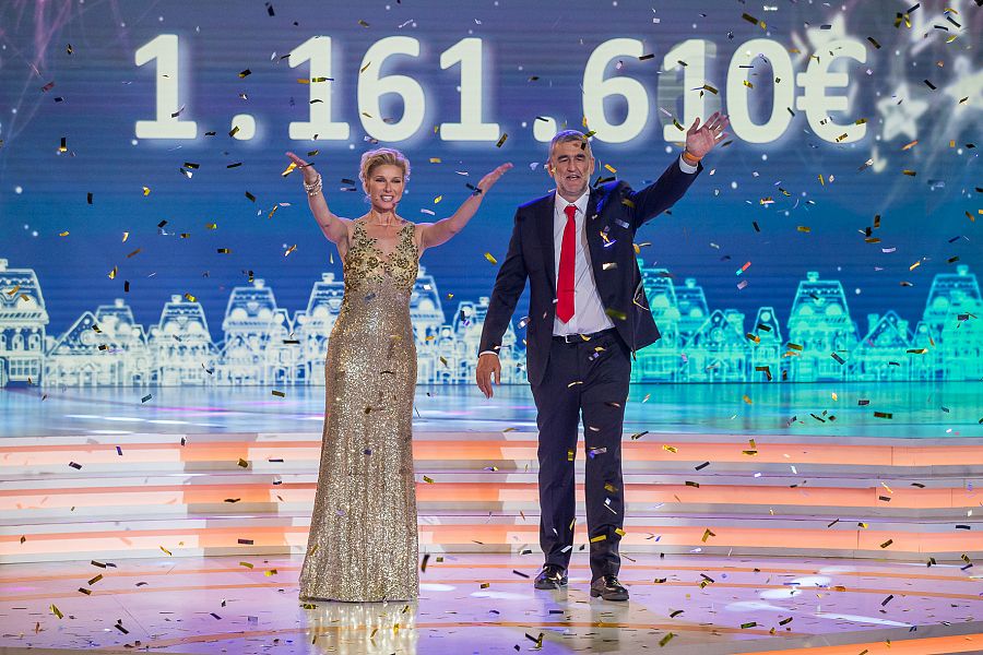 Anne Igartiburu y Juanma Iturriaga durante la Gla Inocente de 2016