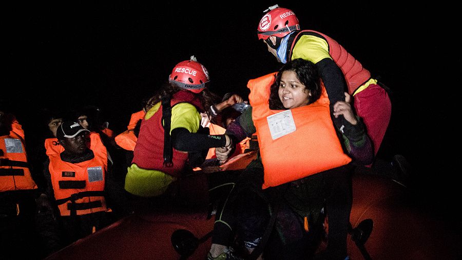SOS: Navidades al rescate - A bordo de un ataúd flotante