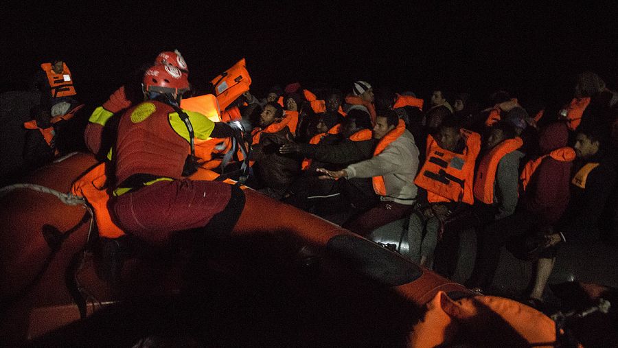 SOS: Navidades al rescate - A bordo de un ataúd flotante