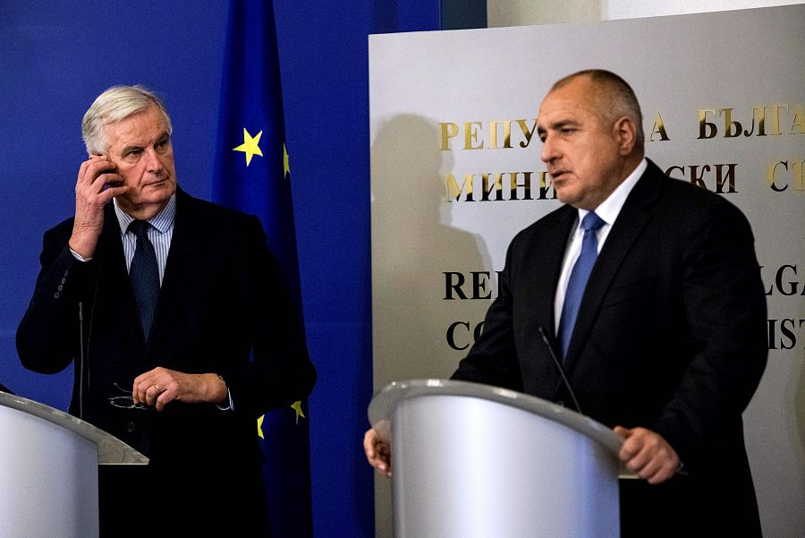 El negociador principal de la UE para el Brexit, Michel Barnier, ofrece una rueda de prensa junto al primer ministro búlgaro, Boiko Borisov
