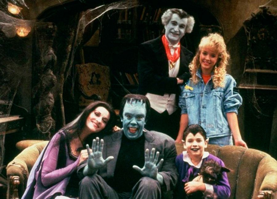 Los protagonistas de 'The Munsters Today'