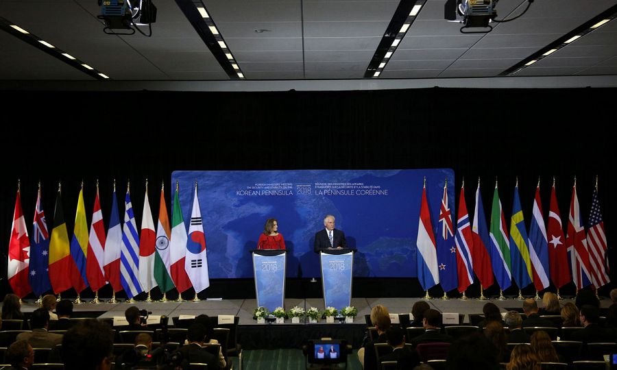 Rex Tillerson y Chrystia Freeland, durante la Cumbre de Vancouver que ha tenido lugar este martes.