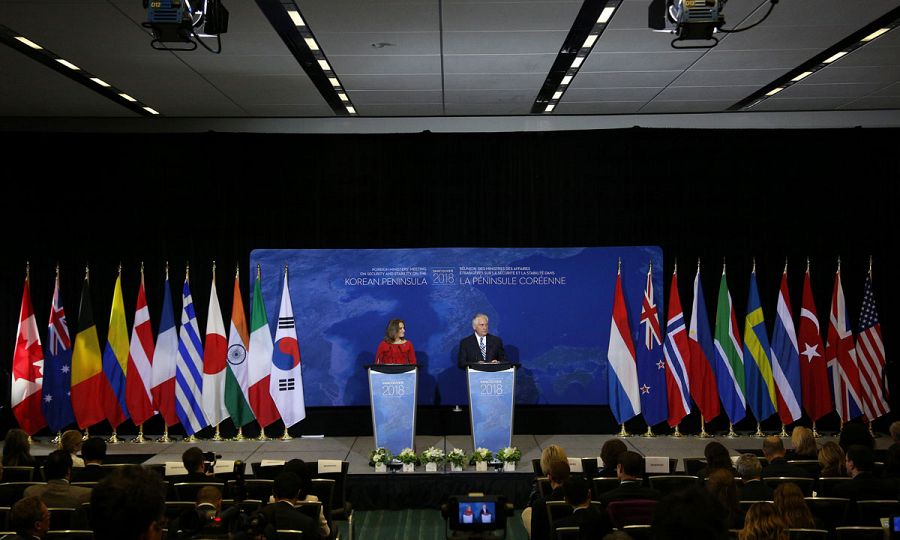 Rex Tillerson y Chrystia Freeland, durante la Cumbre de Vancouver que ha tenido lugar este martes.