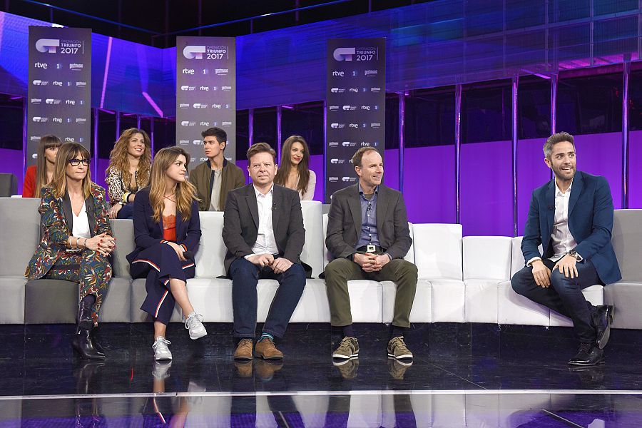 La ganadora de 'OT 2017' y los cuatro finalistas durante la rueda de prensa