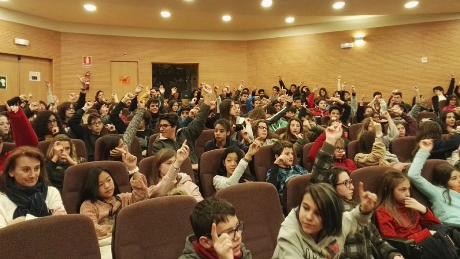La escuela Ideo nos acompaña en el Instituto de Ciencia de Materiales.