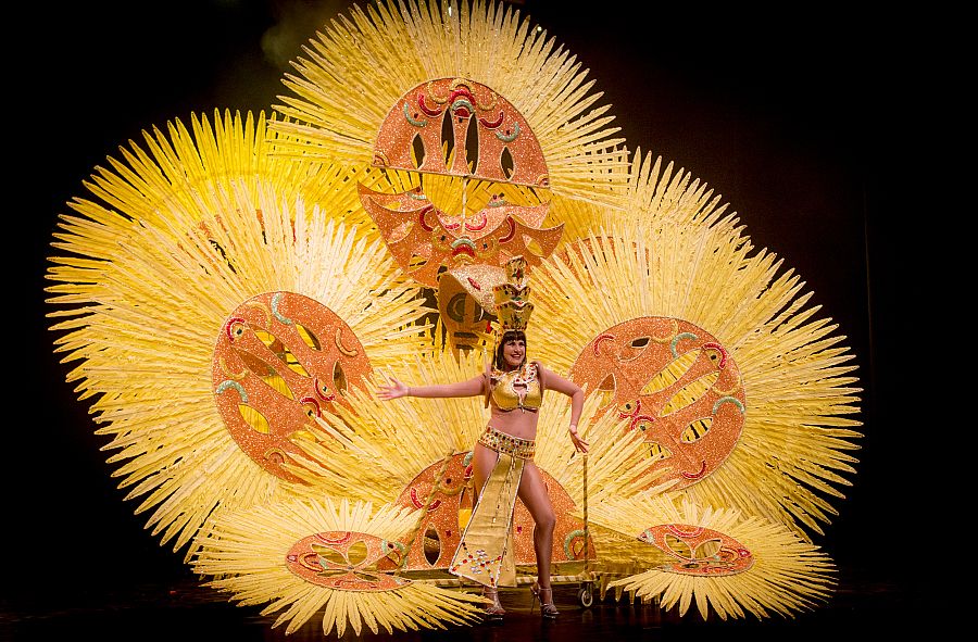 Trajes de papel del Carnaval de Águilas, Murcia