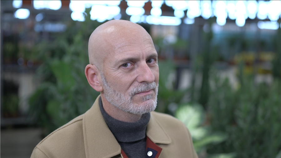 Alejandro Palomas, reciente ganador del Premio Nadal, en Página Dos