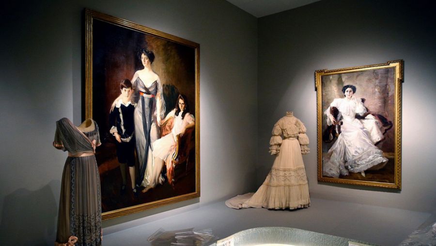 Resultado de imagen de exposicion cuadros vestidos joaquin sorolla